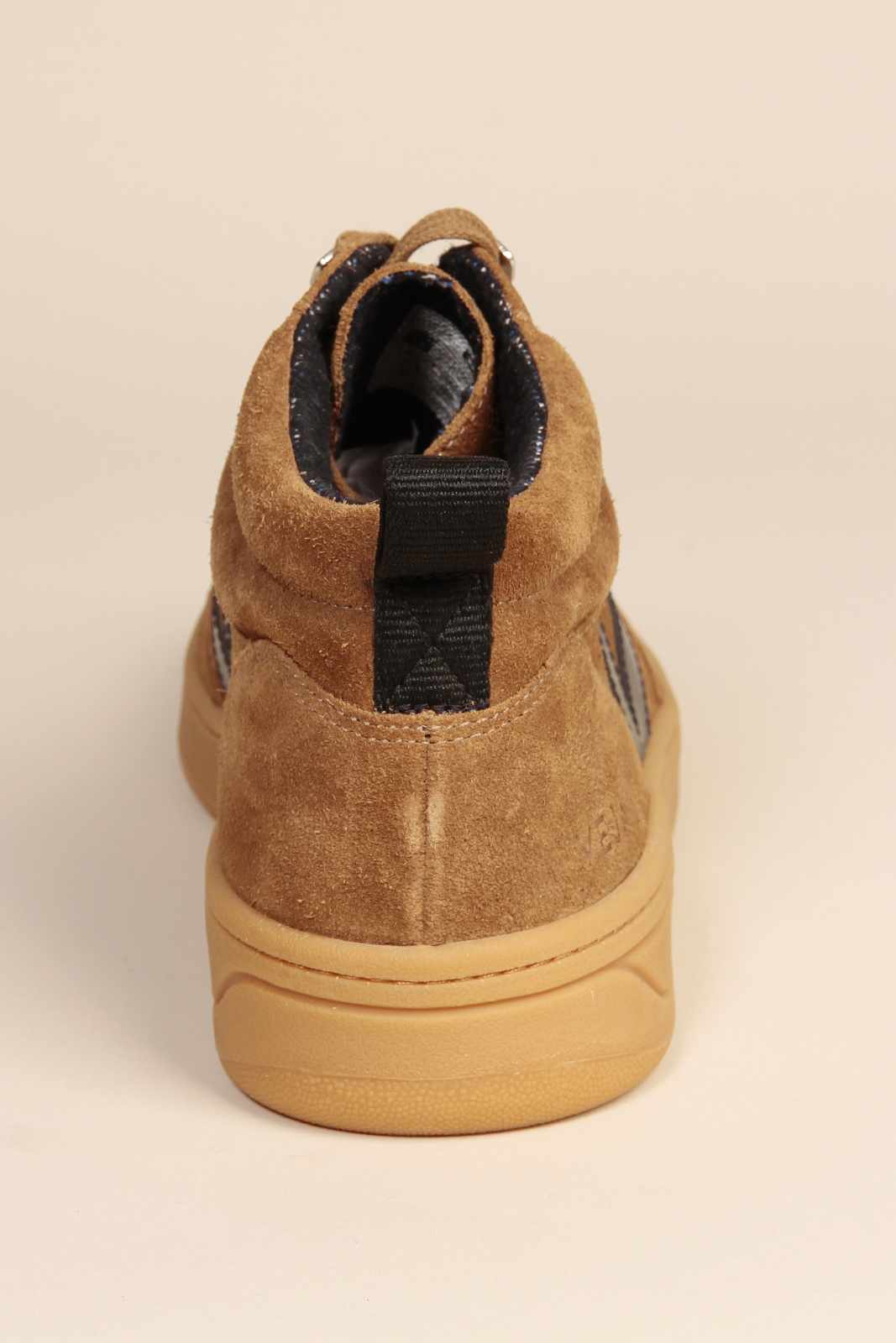 VEJA Mod. RORAIMA SUEDE BROWN BLACK NATURAL