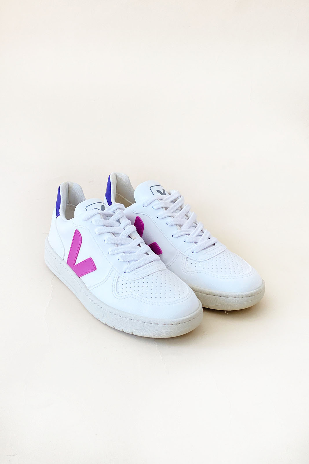 VEJA Mod. V10 CWL EXTRA WHITE ULTRA VIOLET PURPLE VEJA Mod. V10 CWL EXTRA WHITE ULTRA VIOLET PURPLE