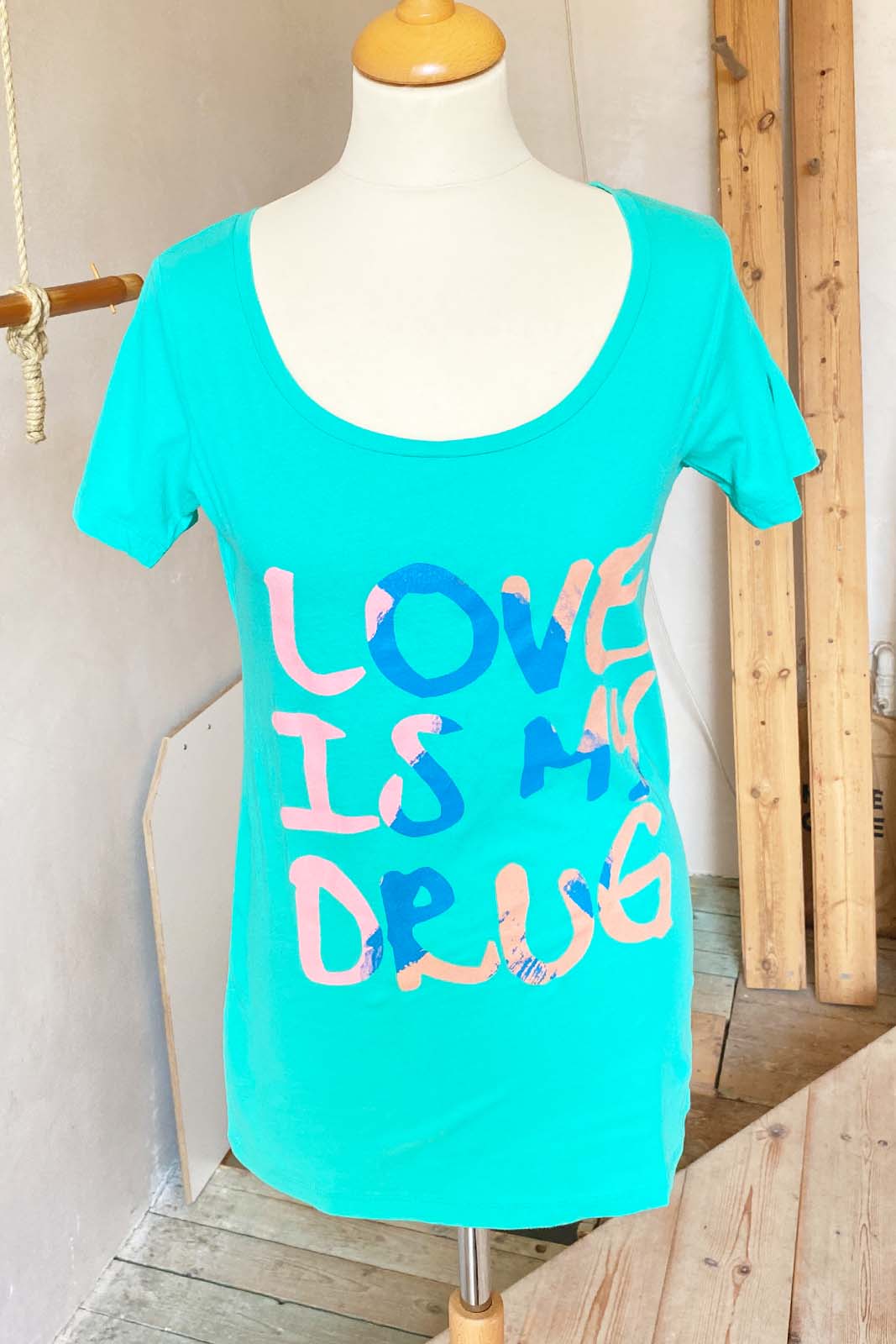 ALTRU Mod. LOVE IS MY DRUG TURQUOISE